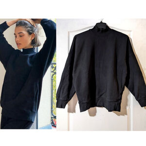 Aritzia Tna | Cozy Fleece Boyfriend Mock Sweatshirt In Black